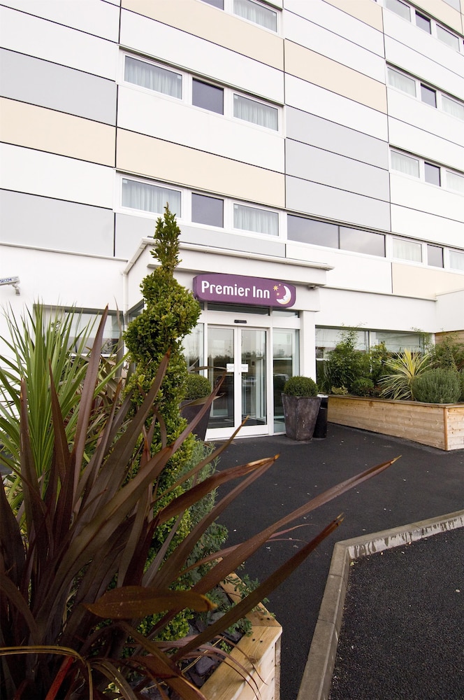 Premier Inn Manchester Airport (M56/J6) Runger Lane South Hotel 47/55