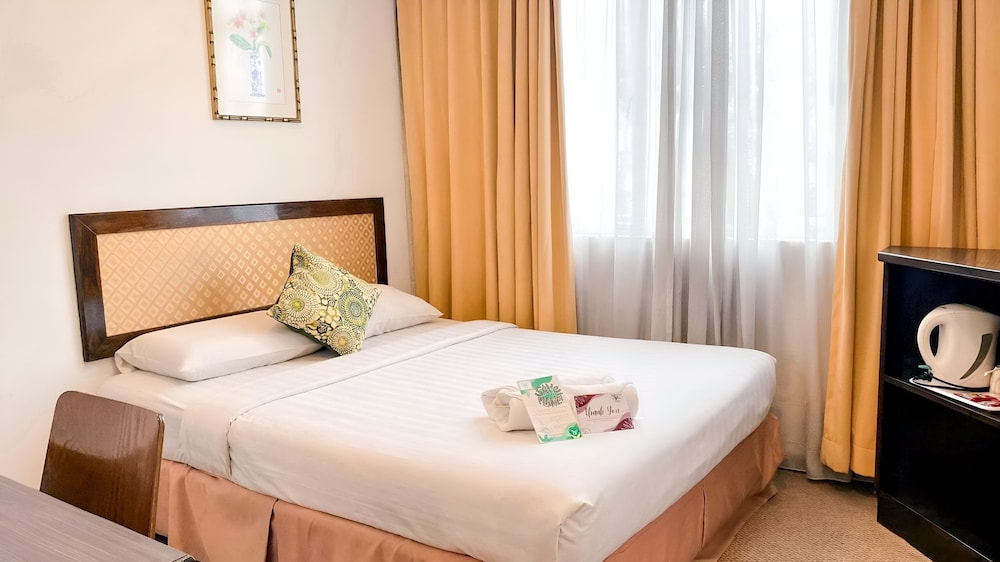 SUPERIOR, DOUBLE OR TWIN BED