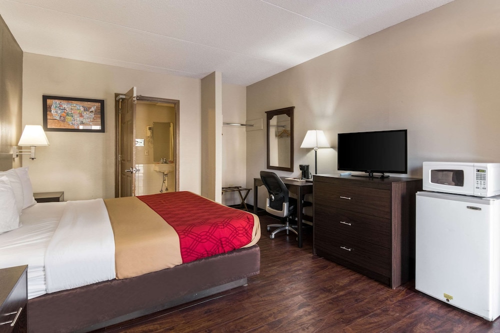 Econo Lodge Conyers GA 26/37