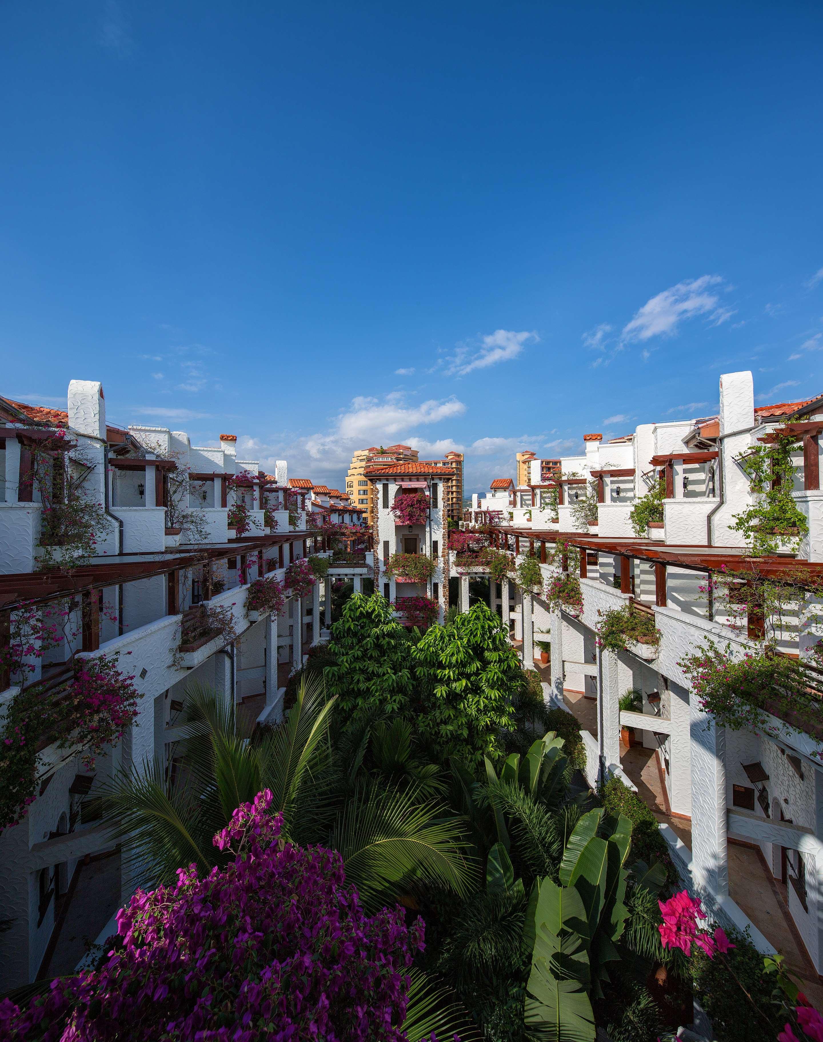 International Resort Hotel Sanya 44/48