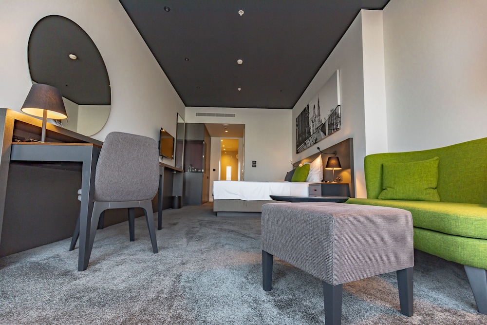 Crowne Plaza Podgorica by IHG 8/78