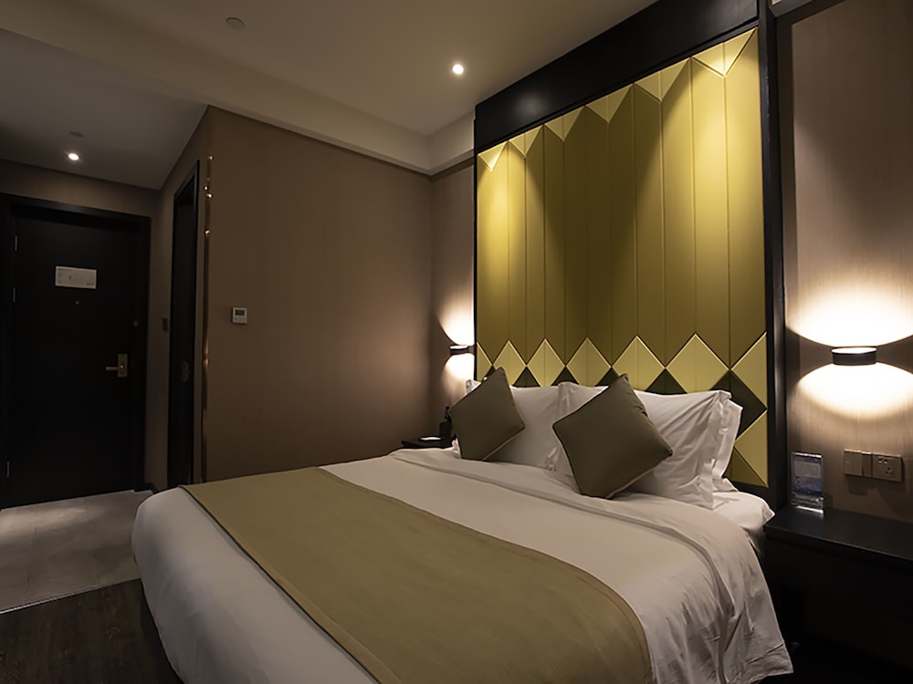 Shanghai Deco Hotel 10/46