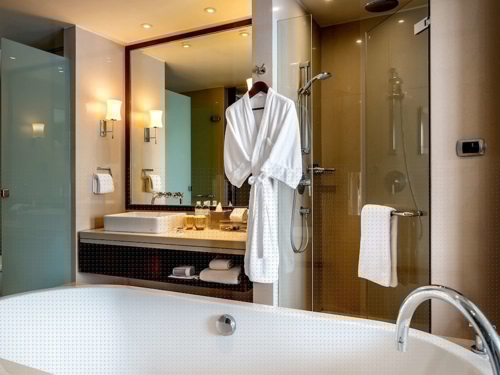 Hilton Bangkok Grande Asoke 6/59