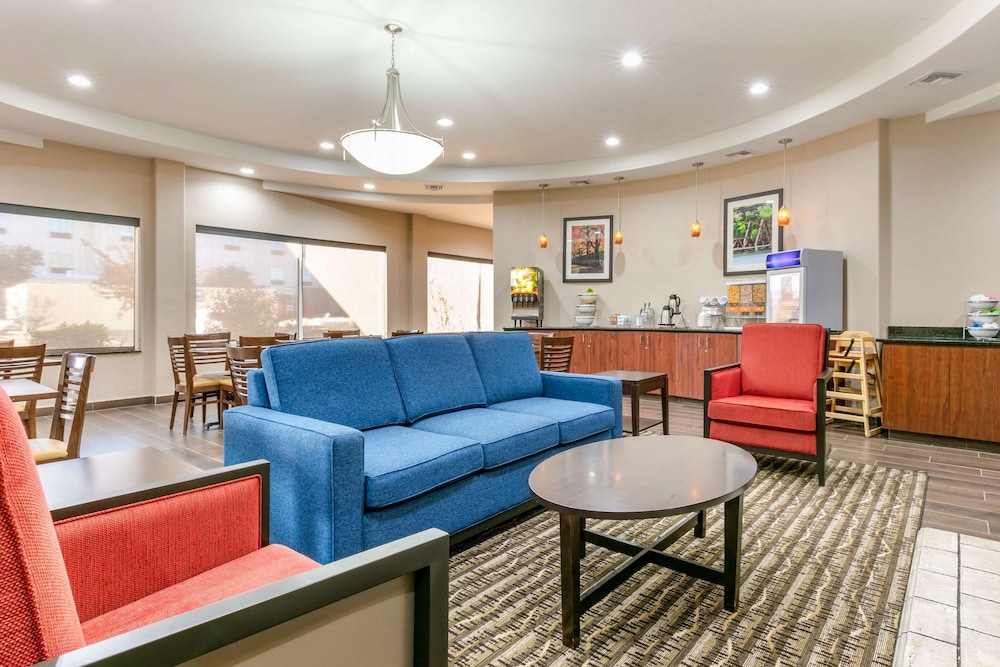 Comfort Inn and Suites Van Buren Fort Smith 21/40