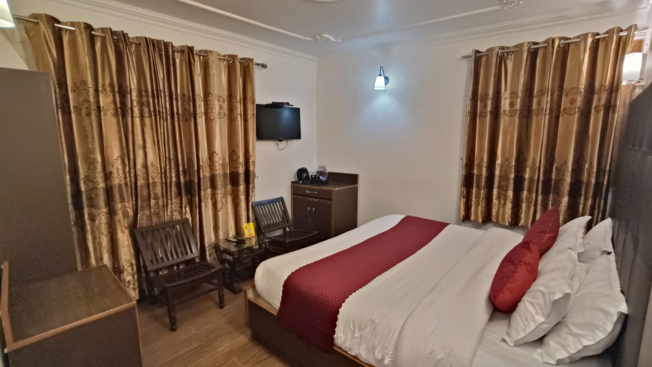 Deluxe, King Bed
