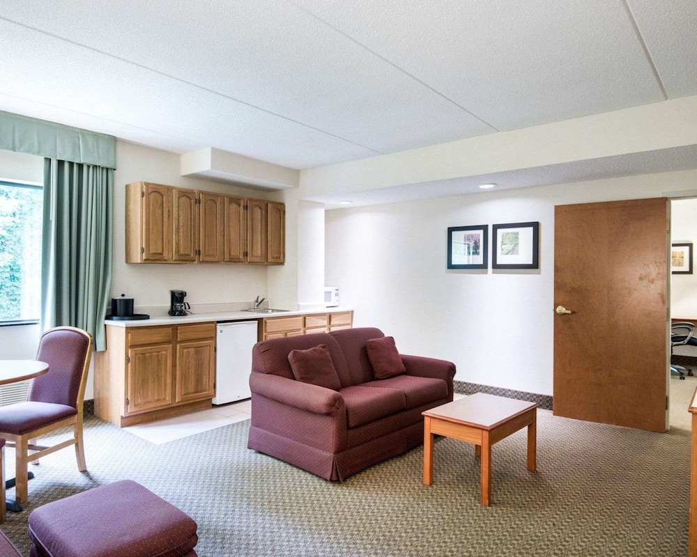 Comfort Inn & Suites Lavale - Cumberland 30/45