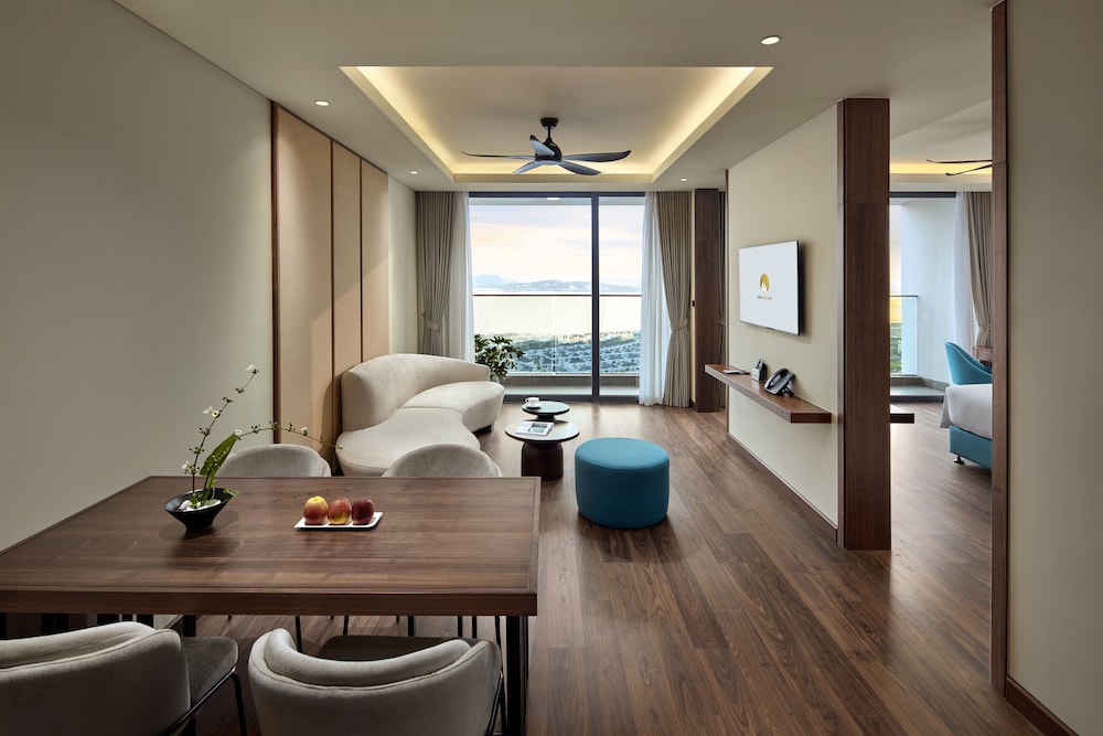 THE WATSON PREMIUM HALONG HOTEL 36/50