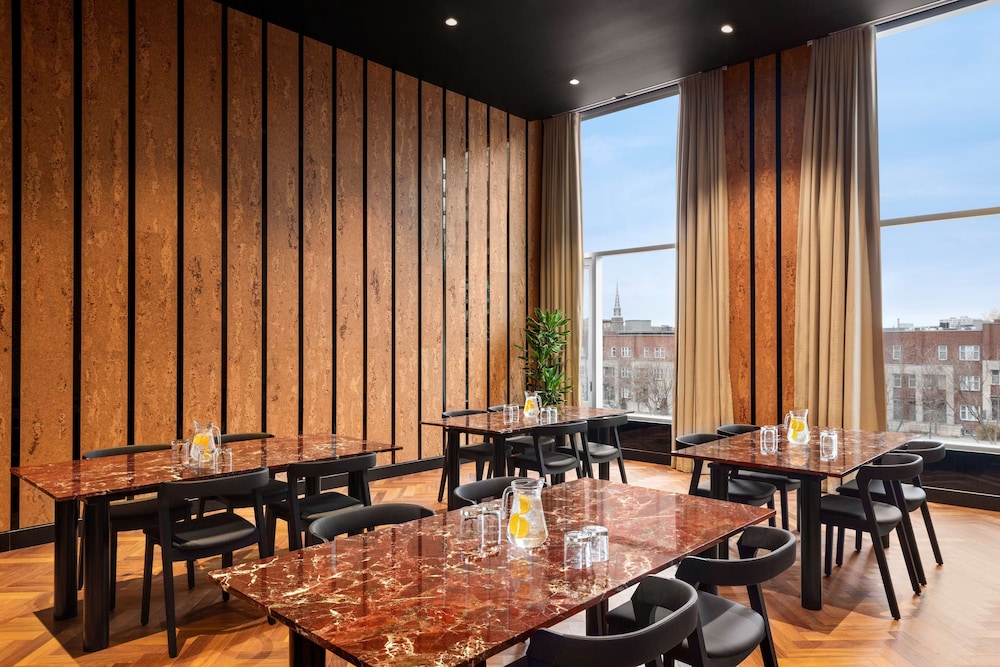 Hyatt Centric Montreal 24/39