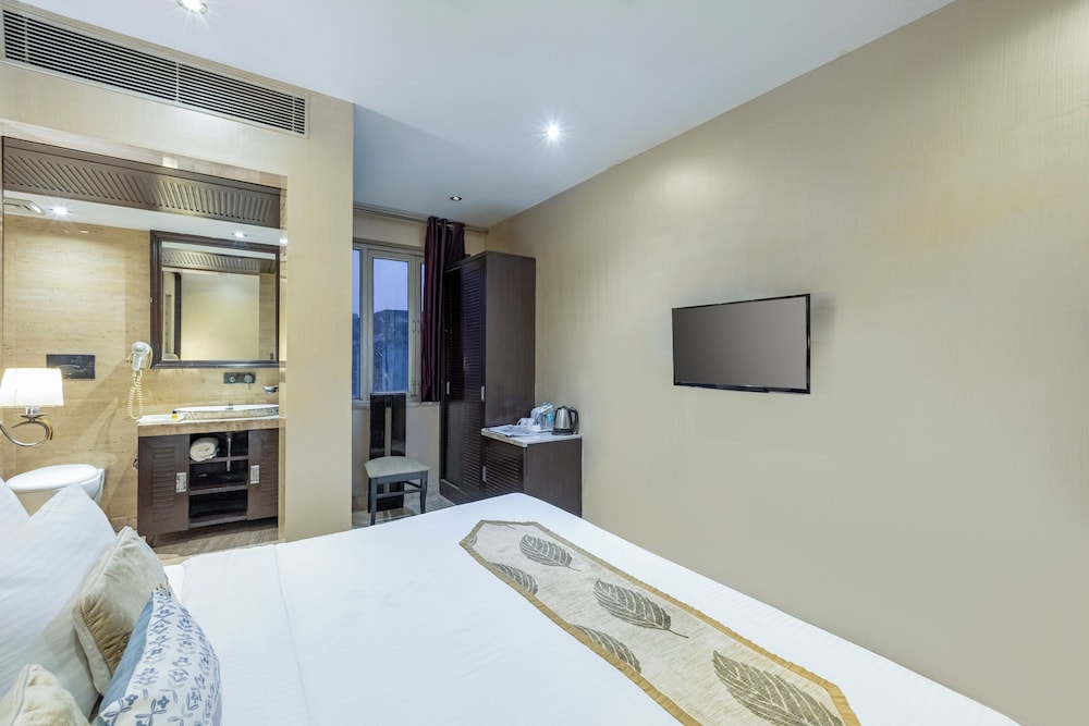Hotel Emperor Palms 24/63