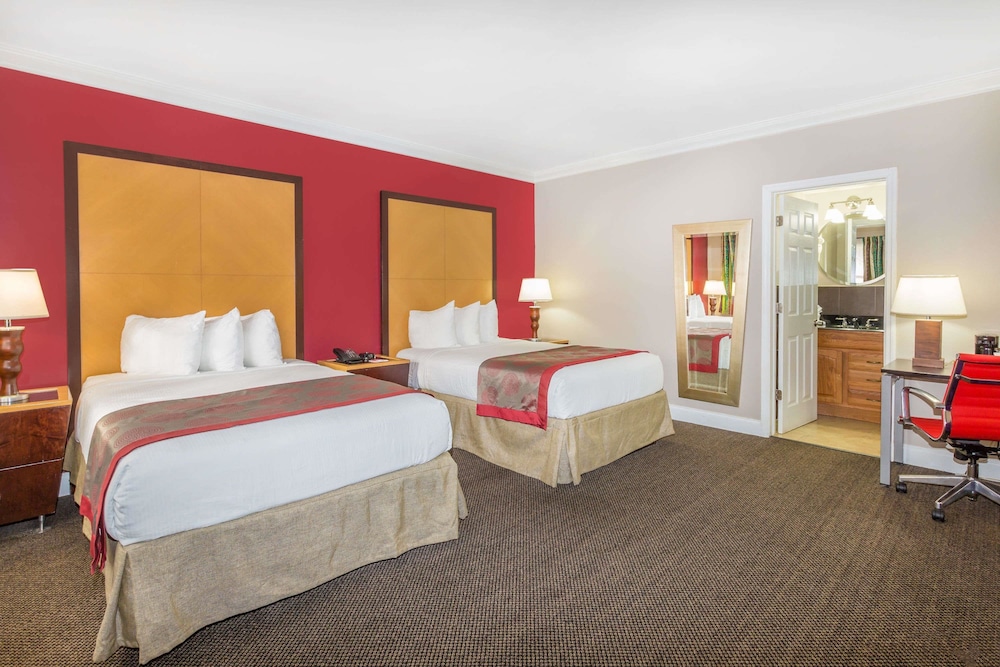 Ramada By Wyndham Miami Springs/Miami International Airport 17/48