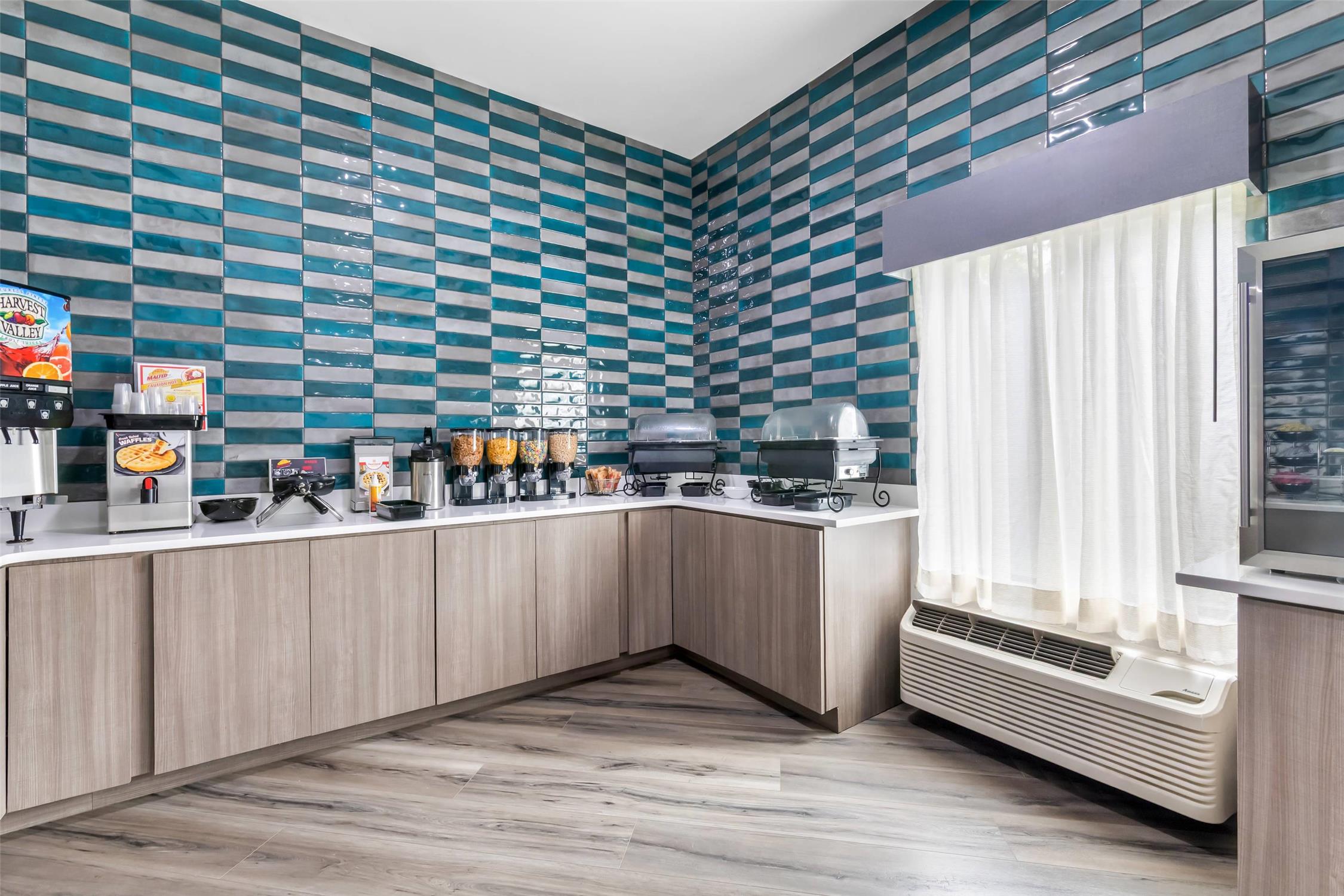 Brentwood Suites Nashville, an Ascend Collection Hotel 8/30