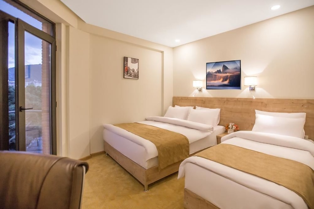 Atrium Boutique Hotel 5/50