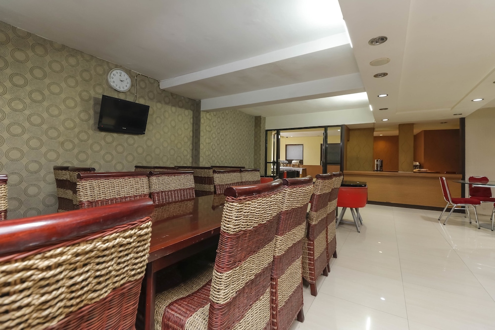 RedDoorz Plus Grand Populer Hotel (ex Nida Rooms Makassar Sulawesi) 5/33