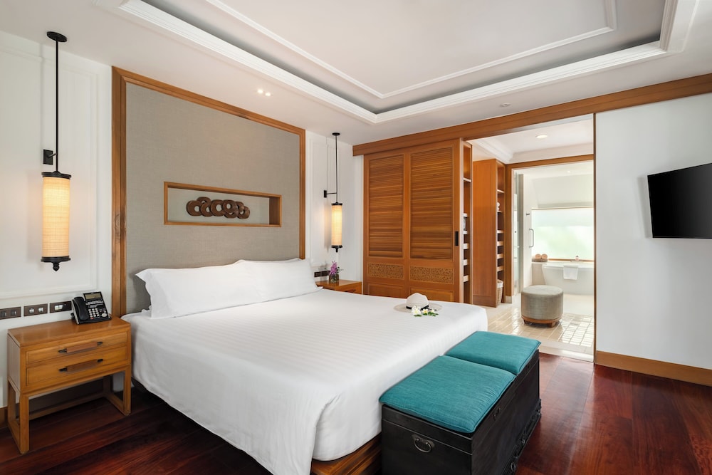 EXCLUSIVE, GARDEN, VILLA, BEACH FRONT, PLUNGE POOL