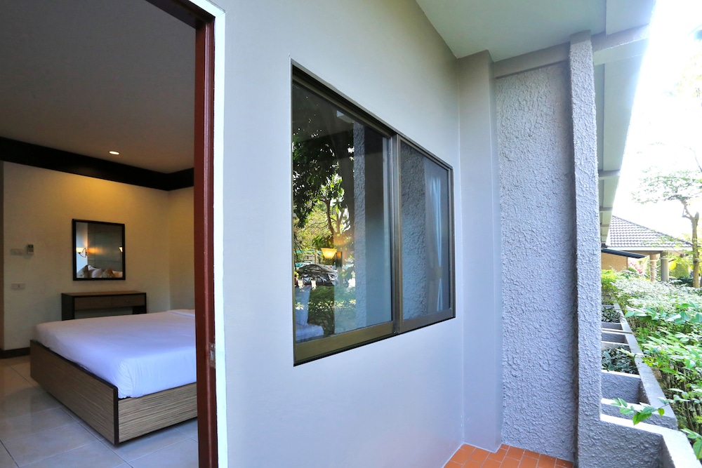Pattra Mansion by AKSARA Collection 30/66