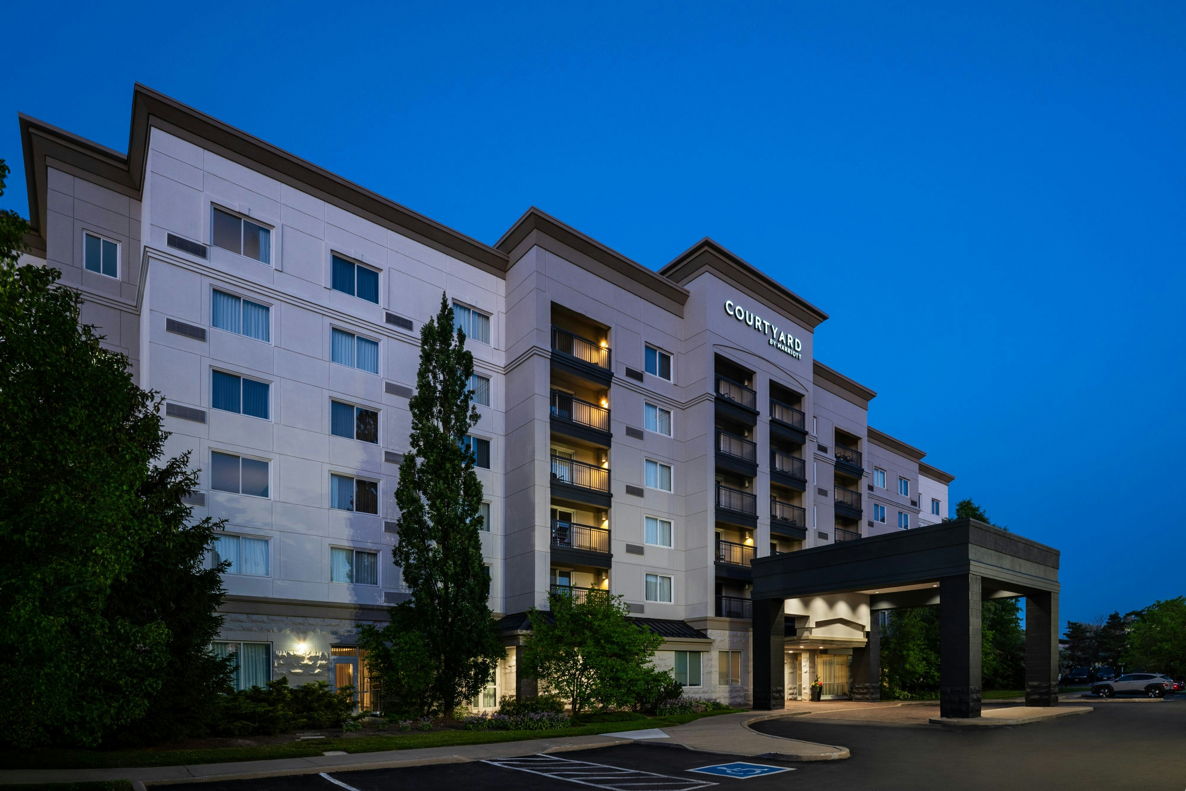 Courtyard By Marriott Toronto Markham 5/14