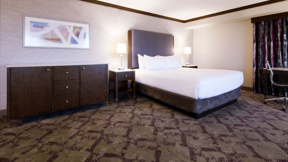 Spa, Suite, King Bed