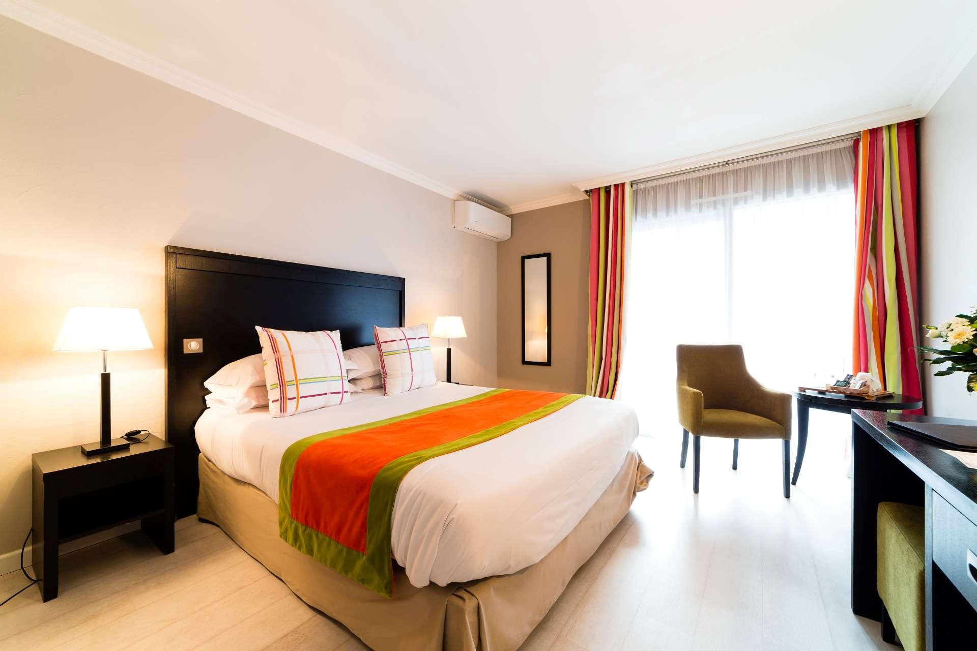 Helios Hotel 23/60