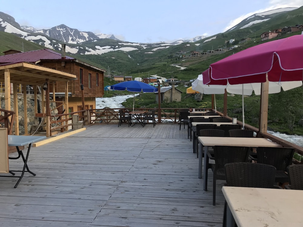 Yedigoller Hotel & Restaurant 44/47