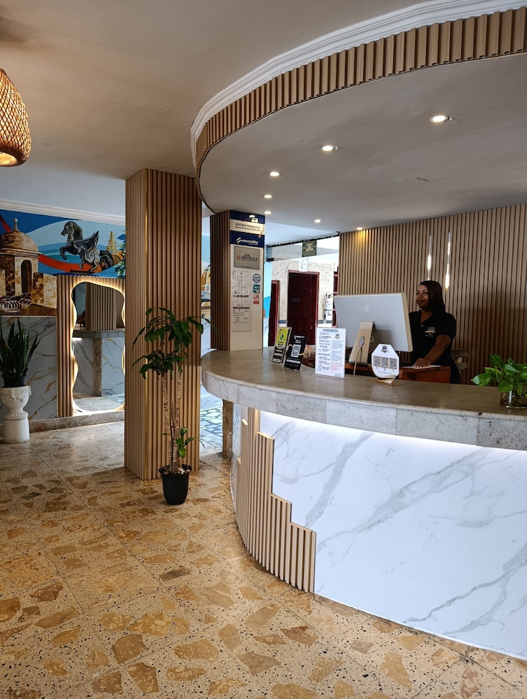 Hotel Toledo 6/36
