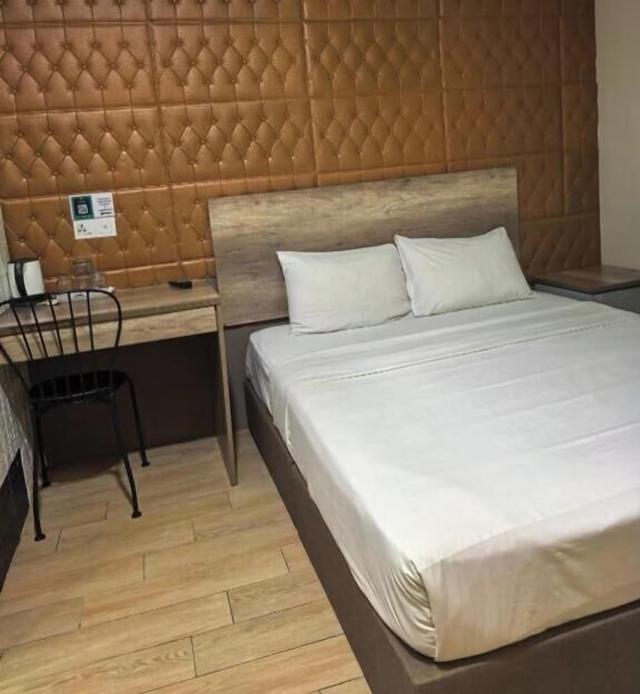 SH Hotel Kota Damansara 18/50