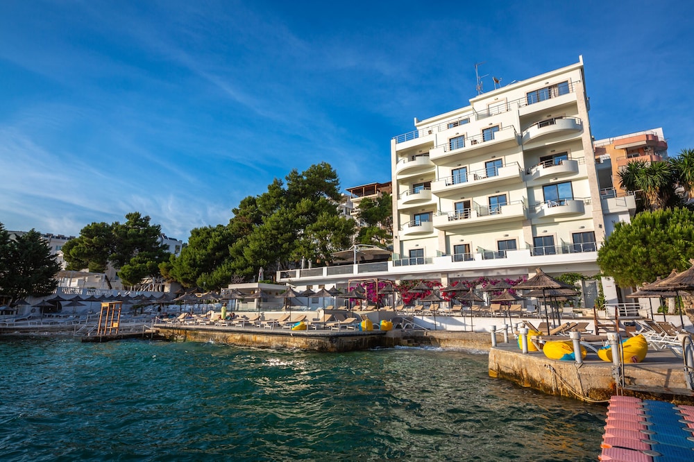 JAROAL HOTEL 10/64