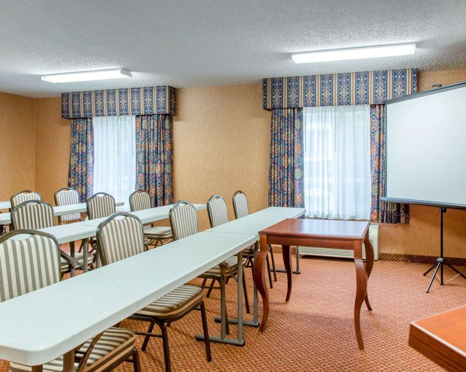 Quality Inn and Suites Meriden, CT 12/14