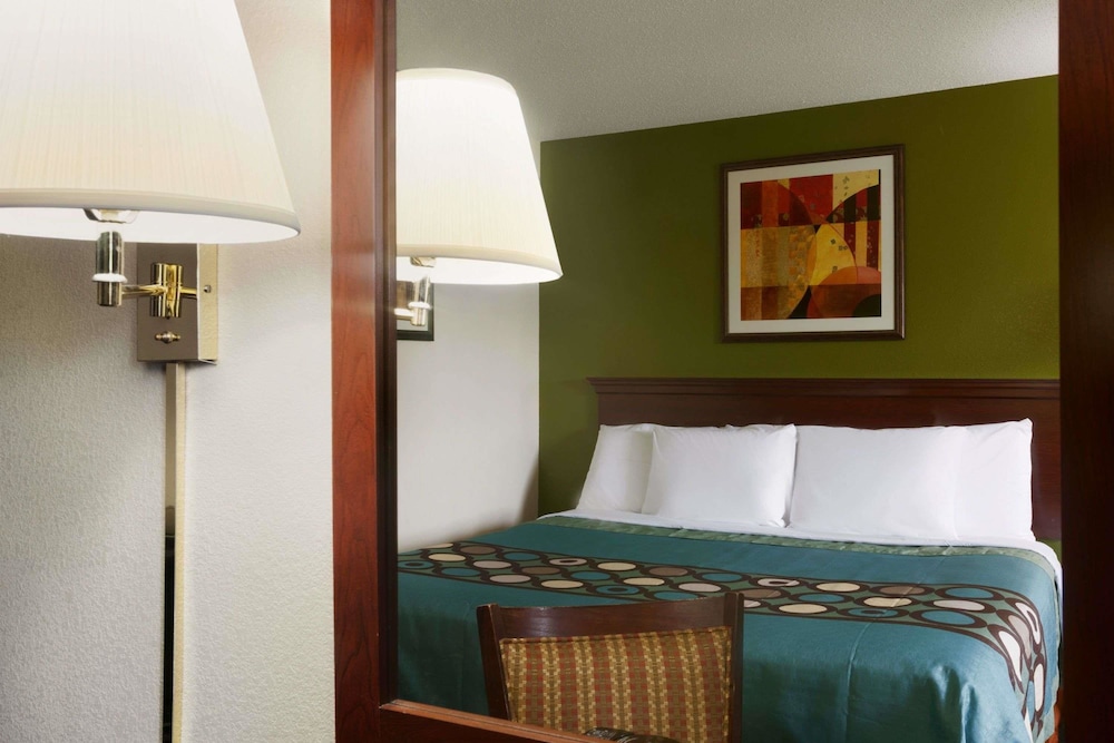 Red Roof Inn Mansfield 13/26