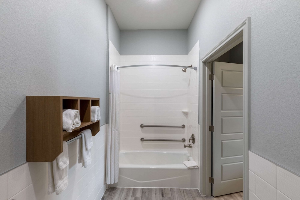 Days Inn & Suites By Wyndham Downtown/University Of Houston 59/60