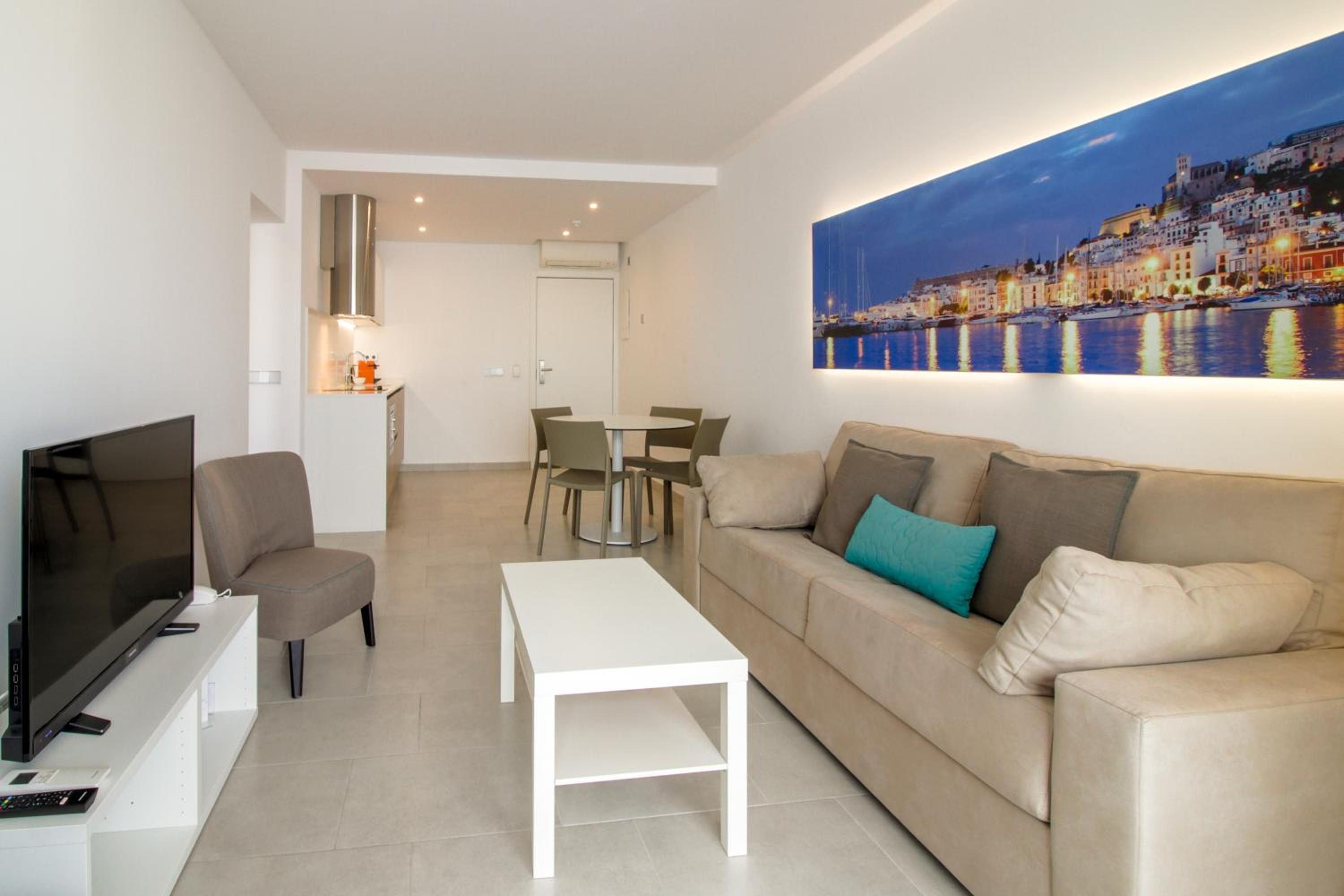 Apartamentos B-Llobet Sun & Confort 31/50