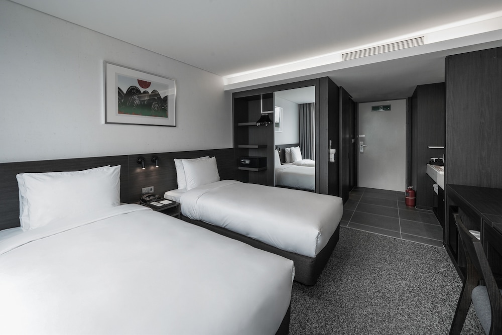 TWIN BEDS