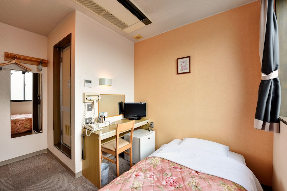 ROOM, SINGLE, SMOKING