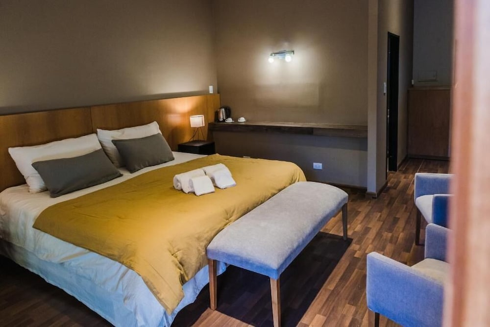 Business, Double or Twin Bed