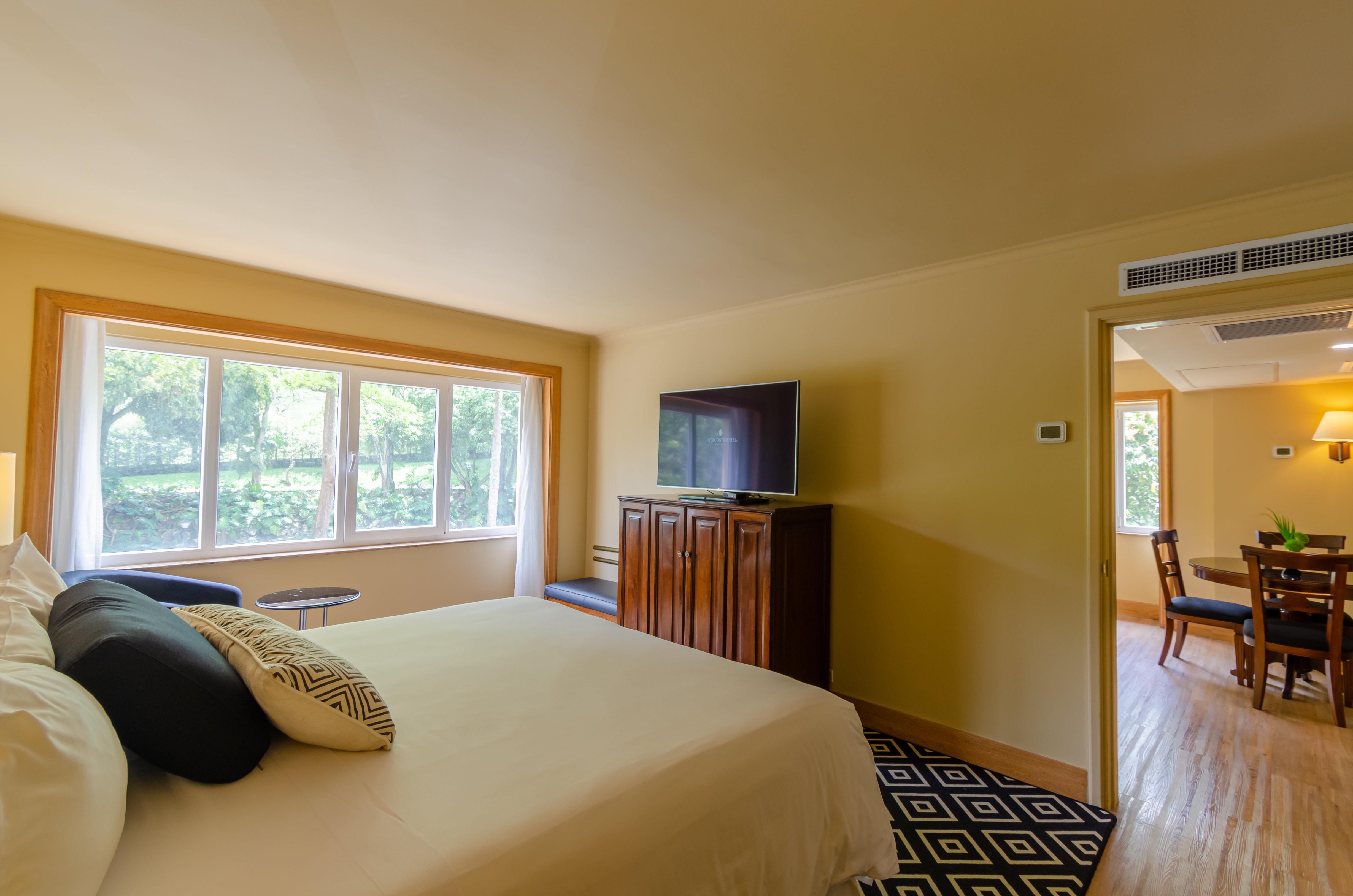 1 Bedroom, Suite, Dining Area