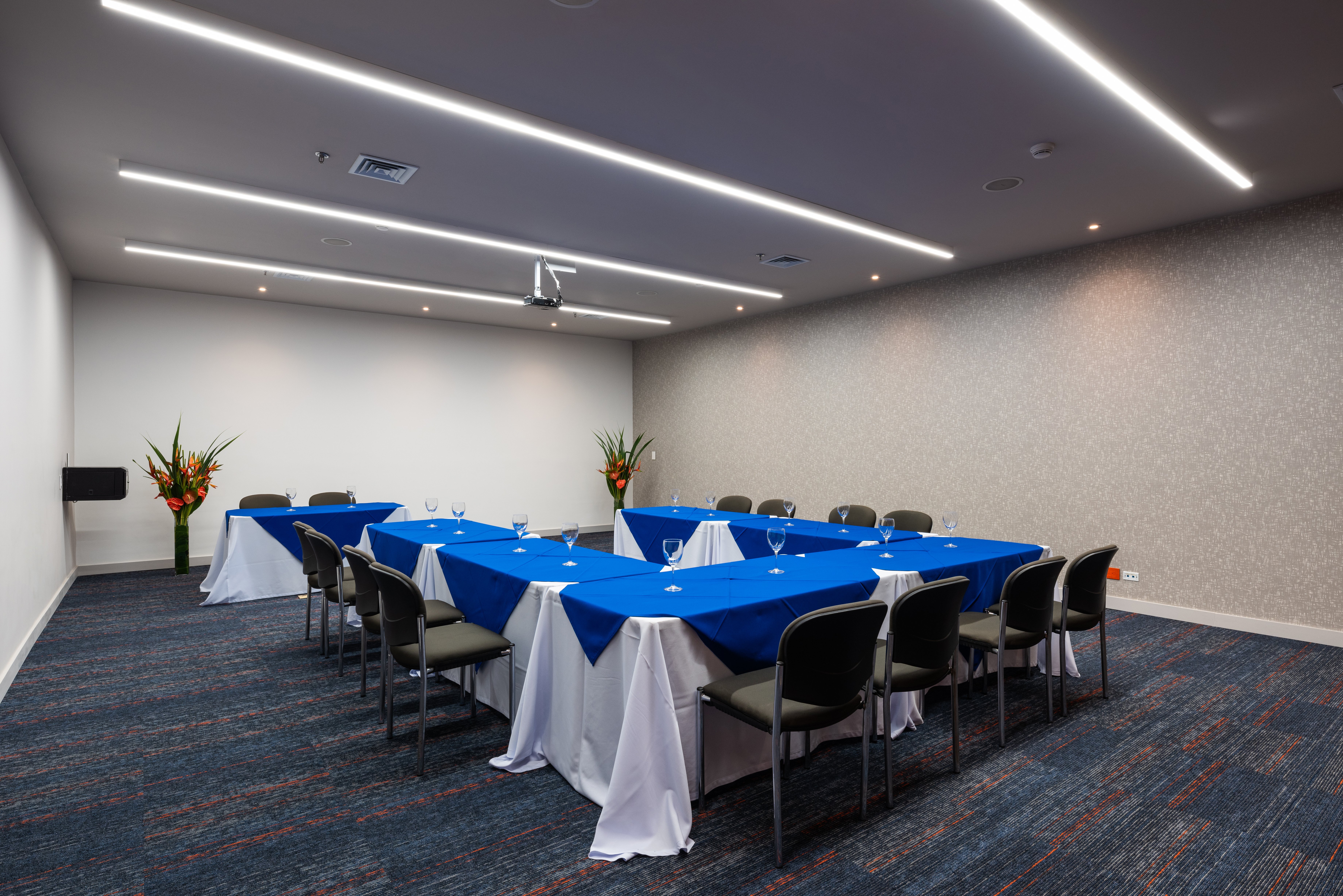 HOLIDAY INN EXPRESS MEDELLIN 63/65