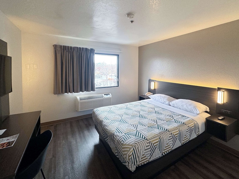 Motel6 Glenview, IL - Chicago North 33/60