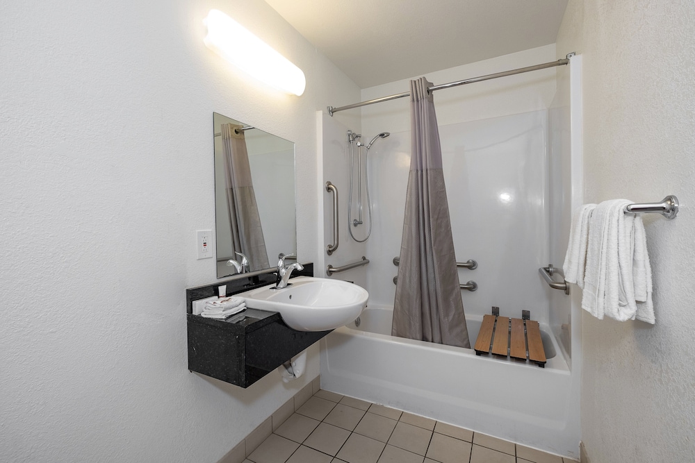 Red Roof Inn Suites Spartanburg I 85 22/33