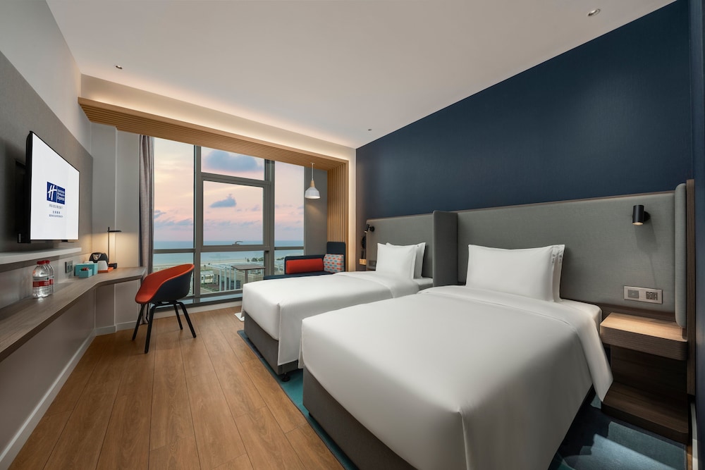 HOLIDAY INN EXPRESS Beihai Silver Beach 23/61