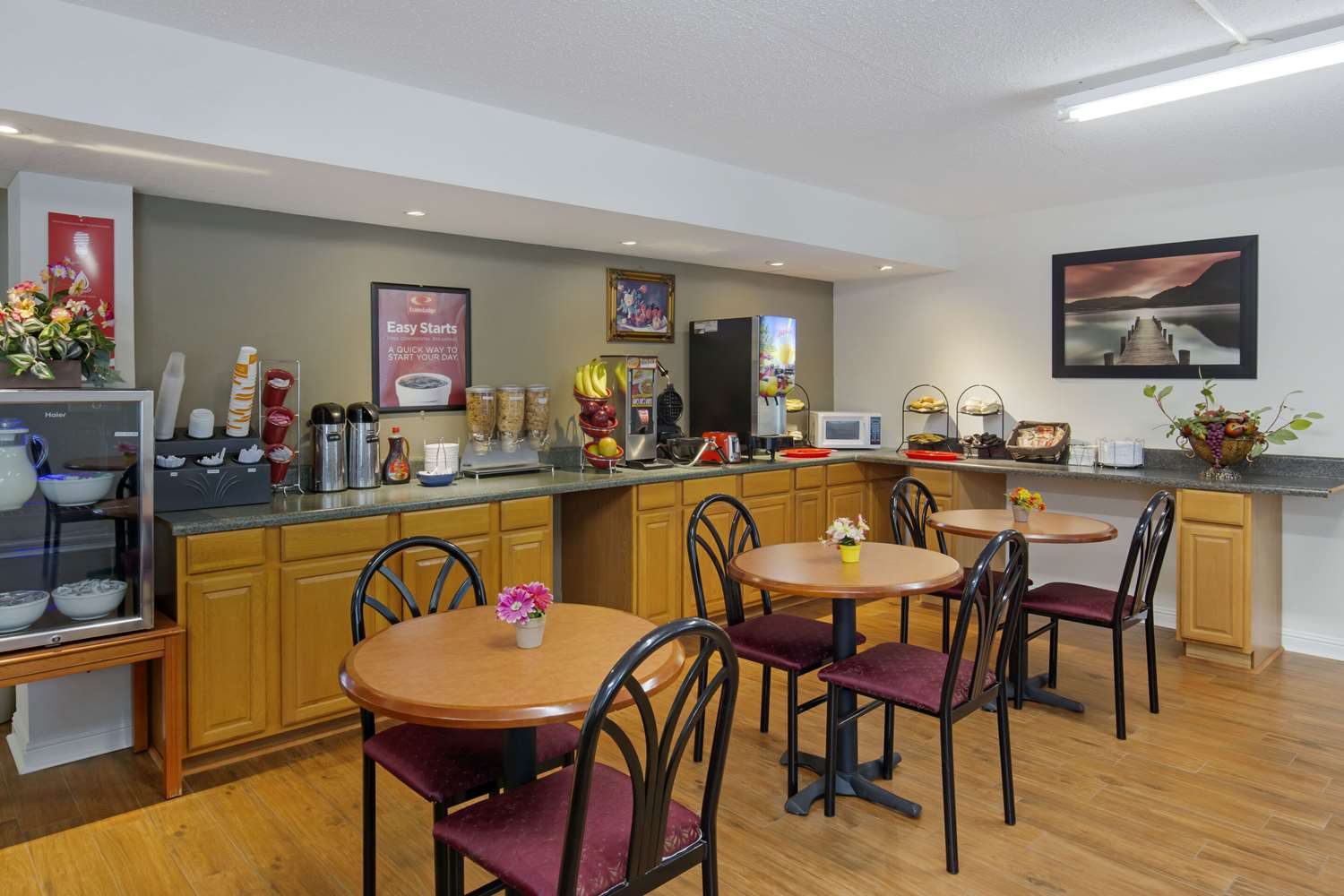 Econo Lodge & Suites Southern Pines - Pinehurst 13/16