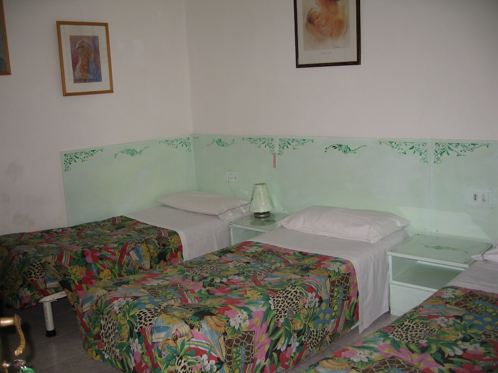 Hotel Adua 15/62