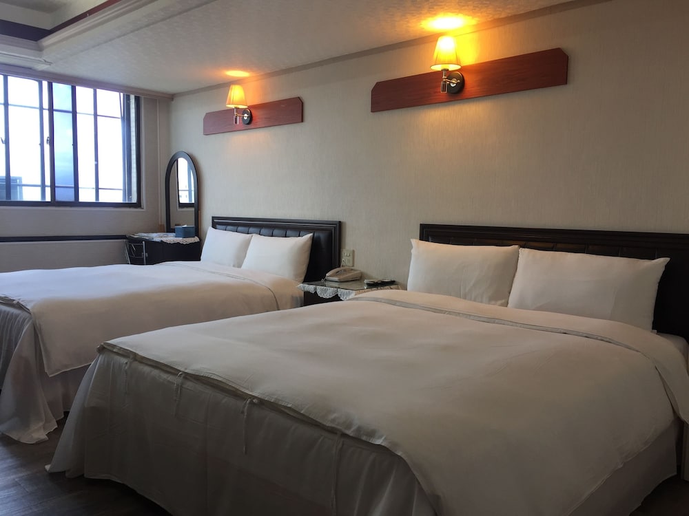 King Lo Tung Hotel 10/29