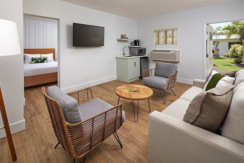 Hadley House Resort 36/64