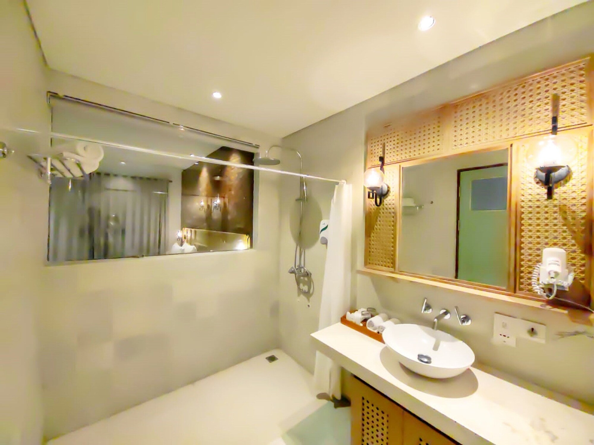 Royal, Classic, Double Bed, Pool Side، Fourteen Roses Boutique Hotel and Spa 9/10