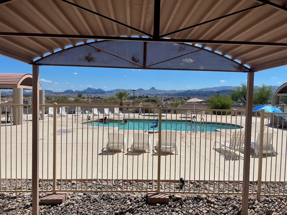 Studio6 Suites Lake Havasu City AZ 43/61
