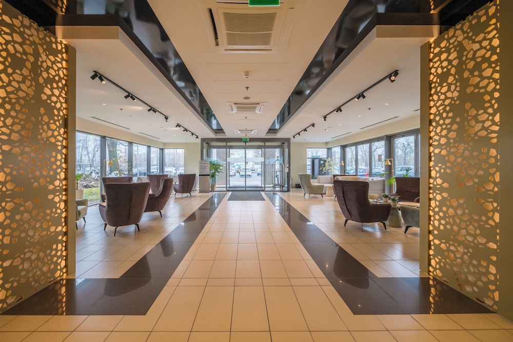 Expo Tower Hotel by Mellow Mood Hotels 64/82