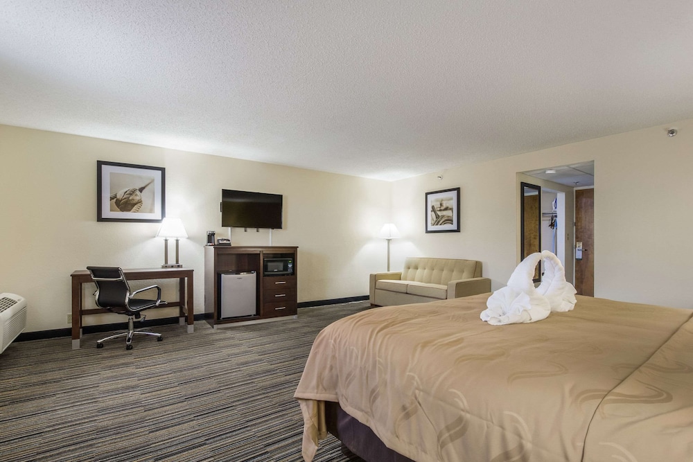 Quality Inn Grayville, IL 15/35