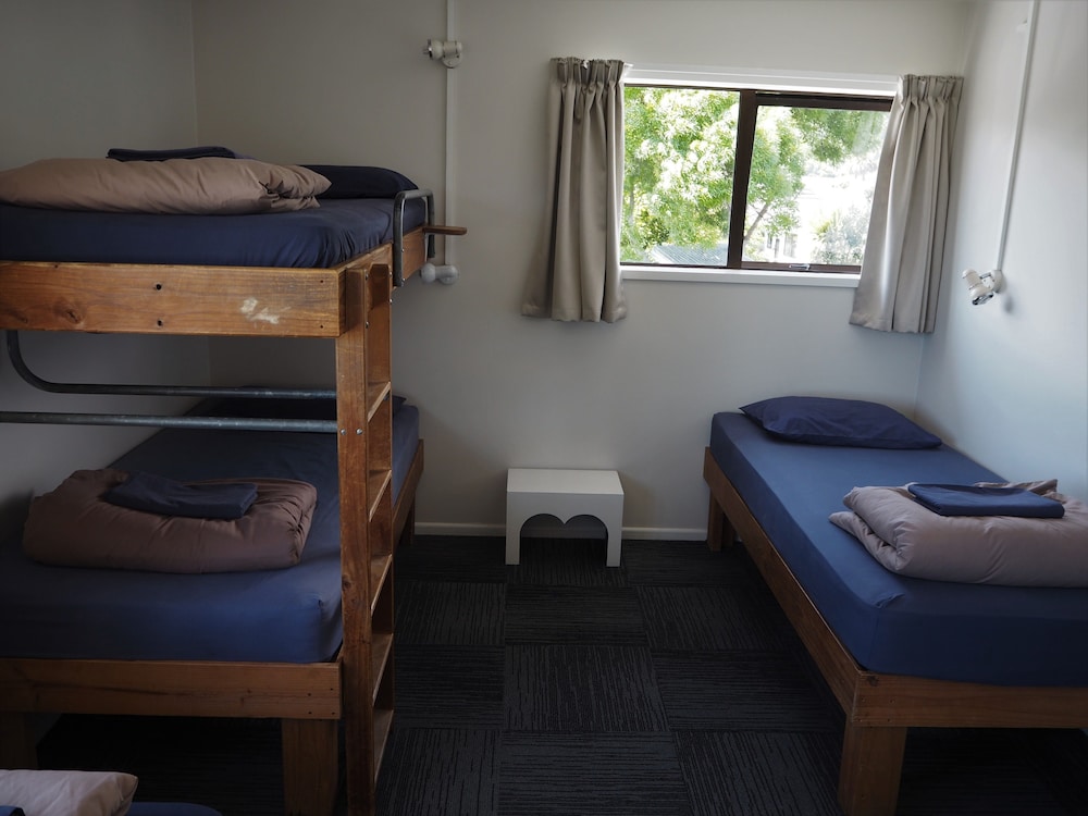Tasman Bay Backpackers 42/50