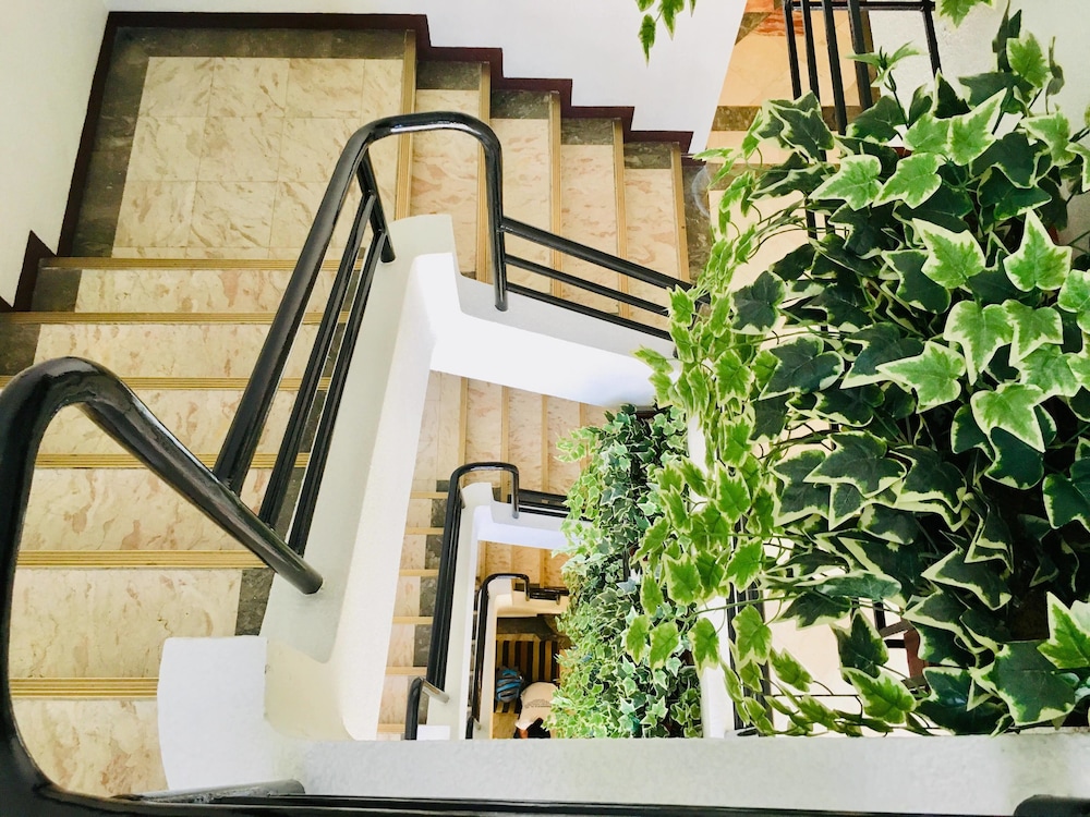 Jupiter Suites 5/50