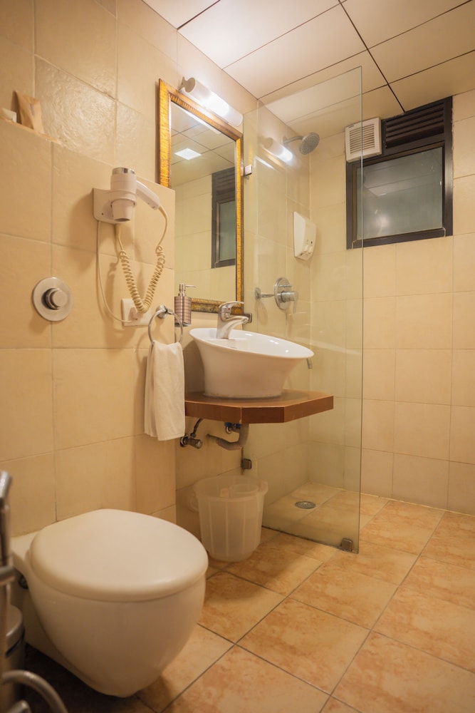 Ahuja Residency Parklane 45/50