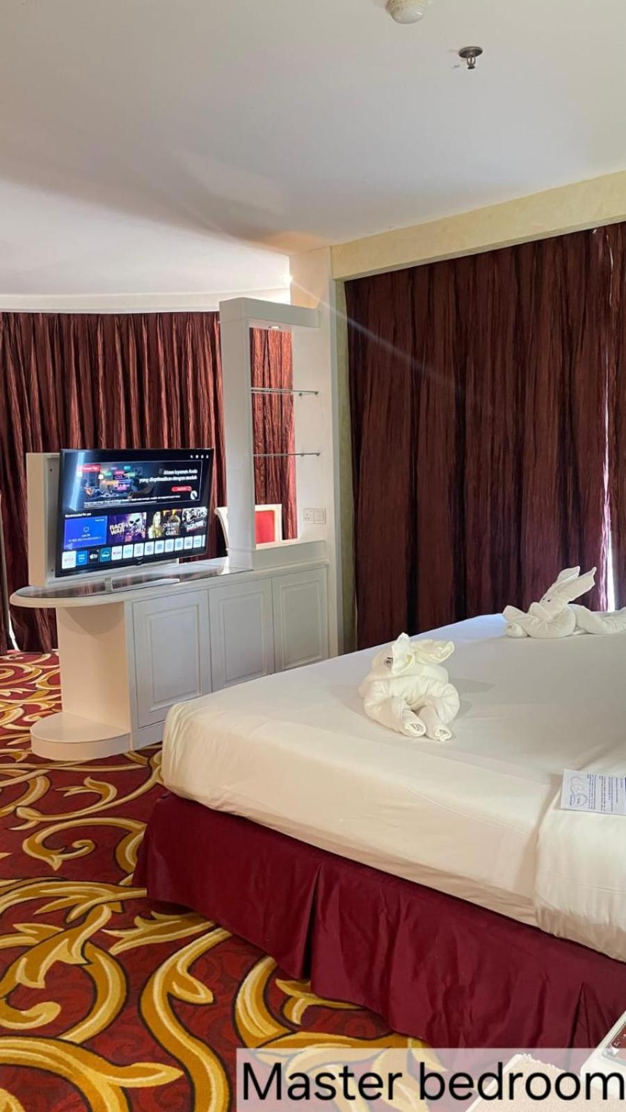 Pacific, Suite